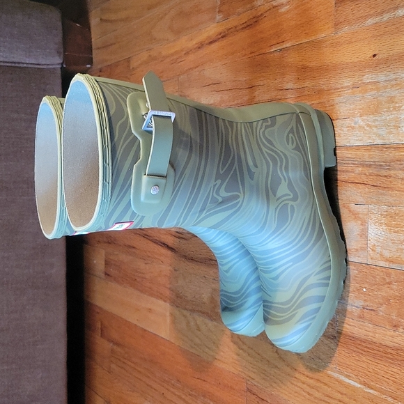 💃🏾SALE💃🏾Hunter Women's Original Short Side Adjustable Rain Boot - Picture 4 of 7